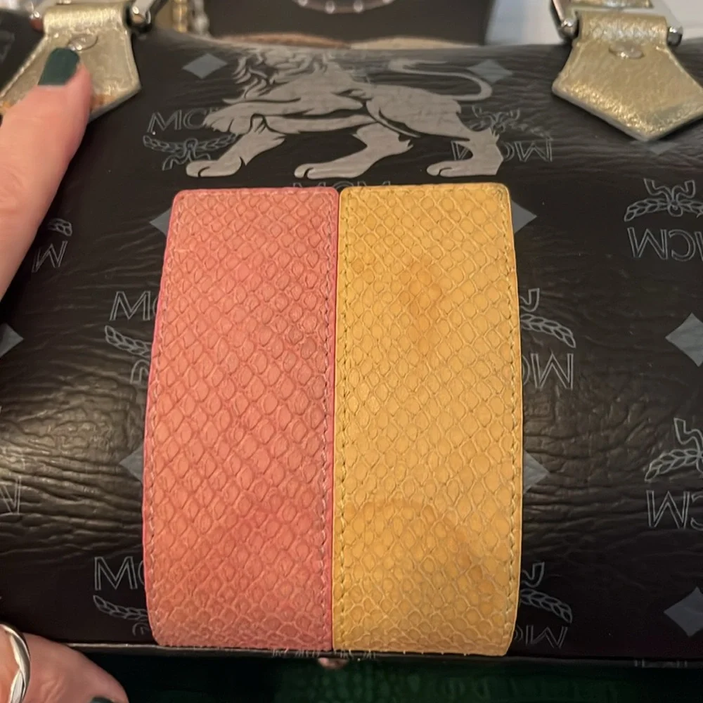 MCM Princess Lion Visetos Boston Duffle Bag - Picture 7 of 16